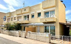 Casa cómoda delante de la playa con vista al mar