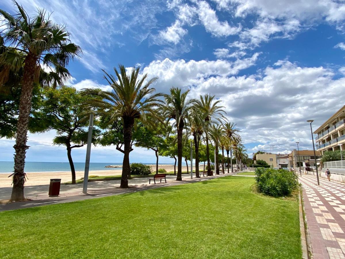 Casa cómoda delante de la playa con vista al mar Cambrils Exterior foto